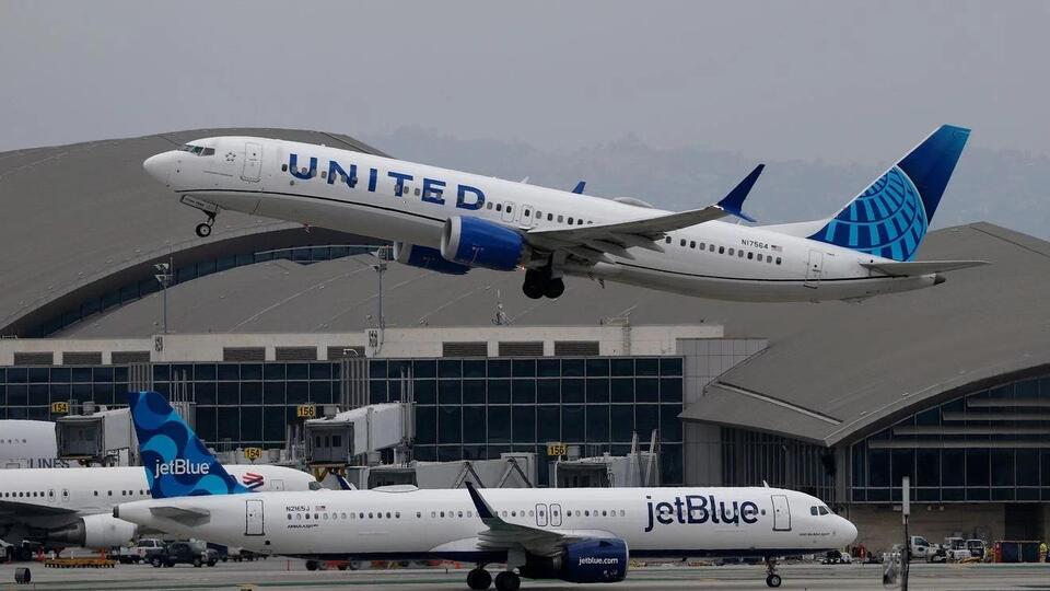 Flight cancelled after passenger has 'biohazard' diarrhea and vomiting ...