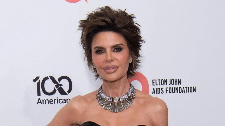 'Totally Insane': 'RHOBH' Alum Lisa Rinna's Oscars Dress Made From 11 ...