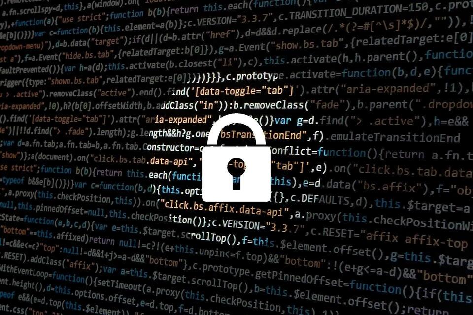 Hacker Breaches Signal-Fork Used by Trump, Data Stolen - NewsBreak