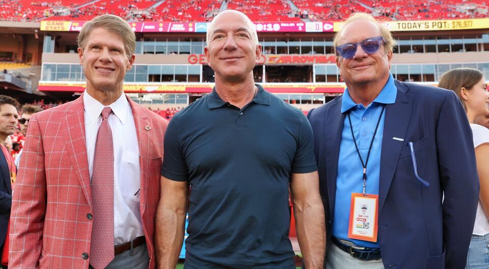 REPORT: Jeff Bezos Emerges As The New Favorite To Purchase One Of The ...