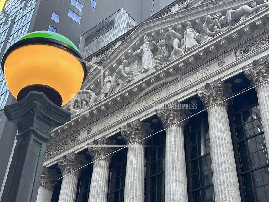 Stock market today Wall Street unchanged before the bell as earnings season rolls on