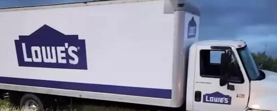 Human Smuggling Attempt in “Lowe’s” Truck in Texas - NewsBreak