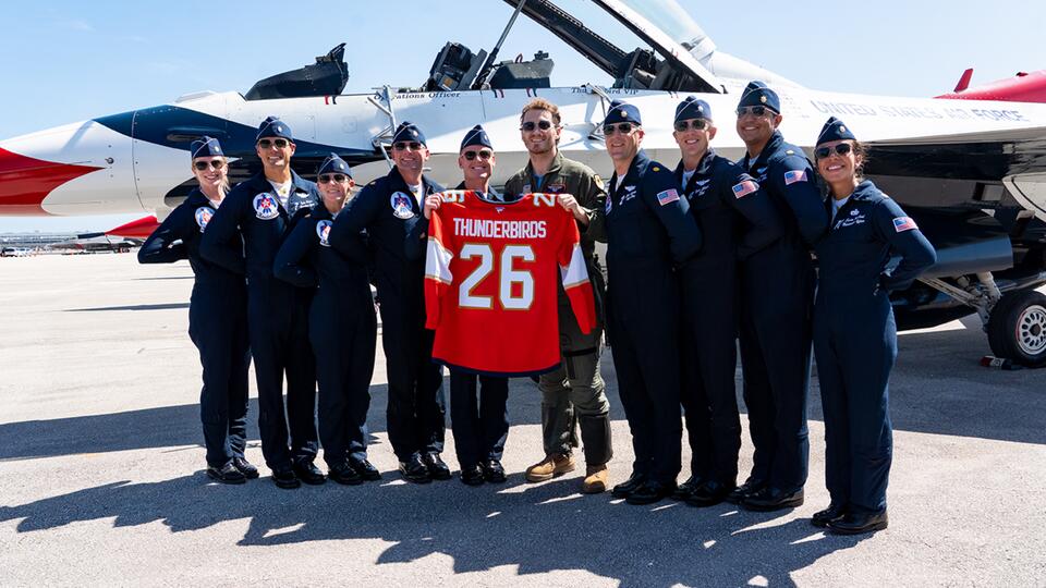 Tkachuk has ‘one of the greatest experiences of my life' flying with U.S. Air Force Thunderbirds