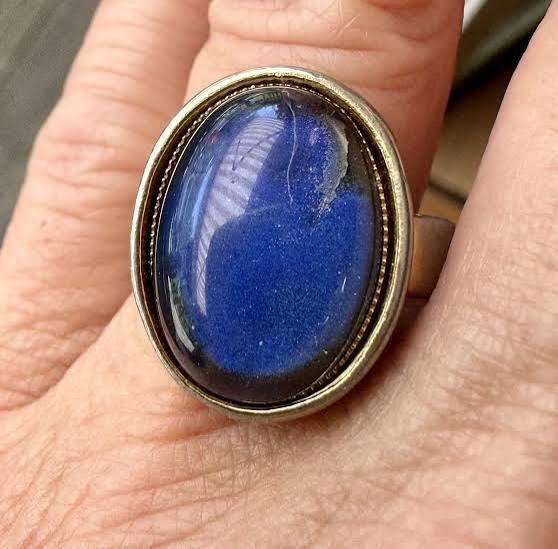 Mood Rings Were Invented by Two Guys With Absolutely Zero Science Background, and It Turns Out They Never Actually Read Anyone’s Real Mood at All
