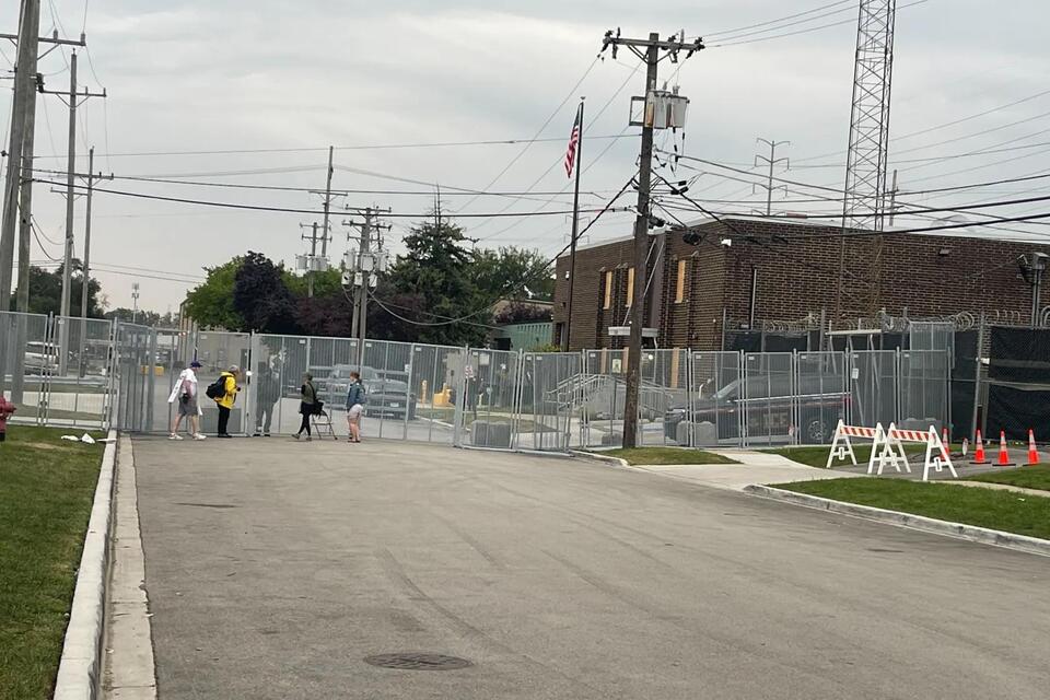 Fence blocks access to Broadview ICE facility - NewsBreak