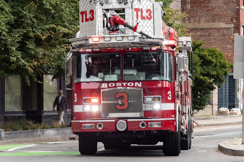 Man falls through sidewalk grate in Boston - NewsBreak