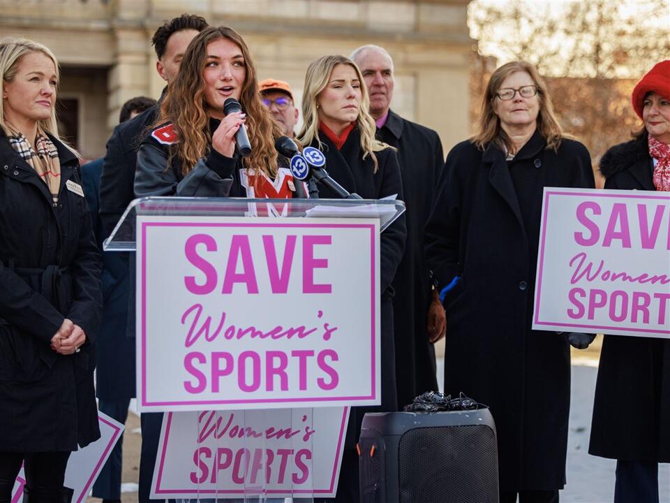 Monroe parent files federal complaint over trans athlete - NewsBreak