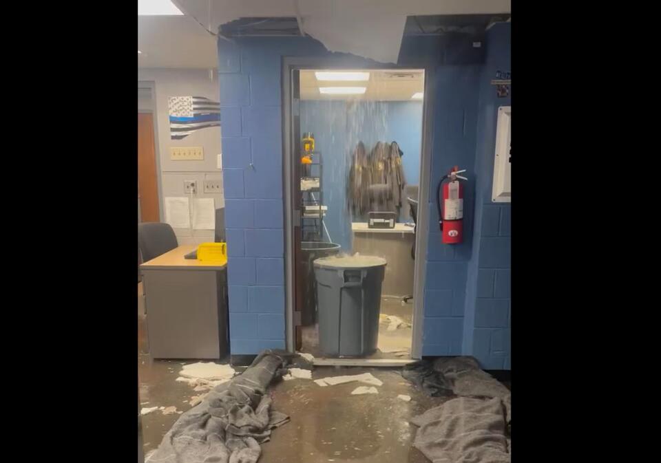 Water line break in aging Jackson County Jail causes thousands in ...