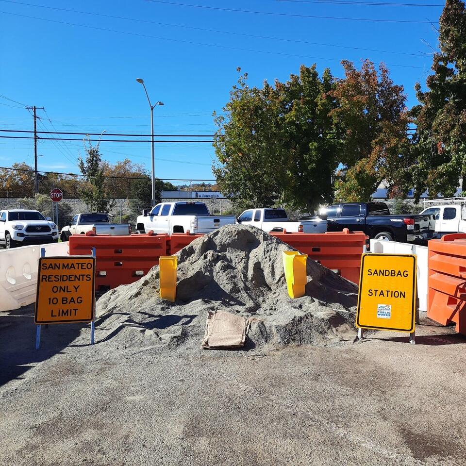 Free 24/7 sandbag stations open Oct. 1 in San Mateo - NewsBreak