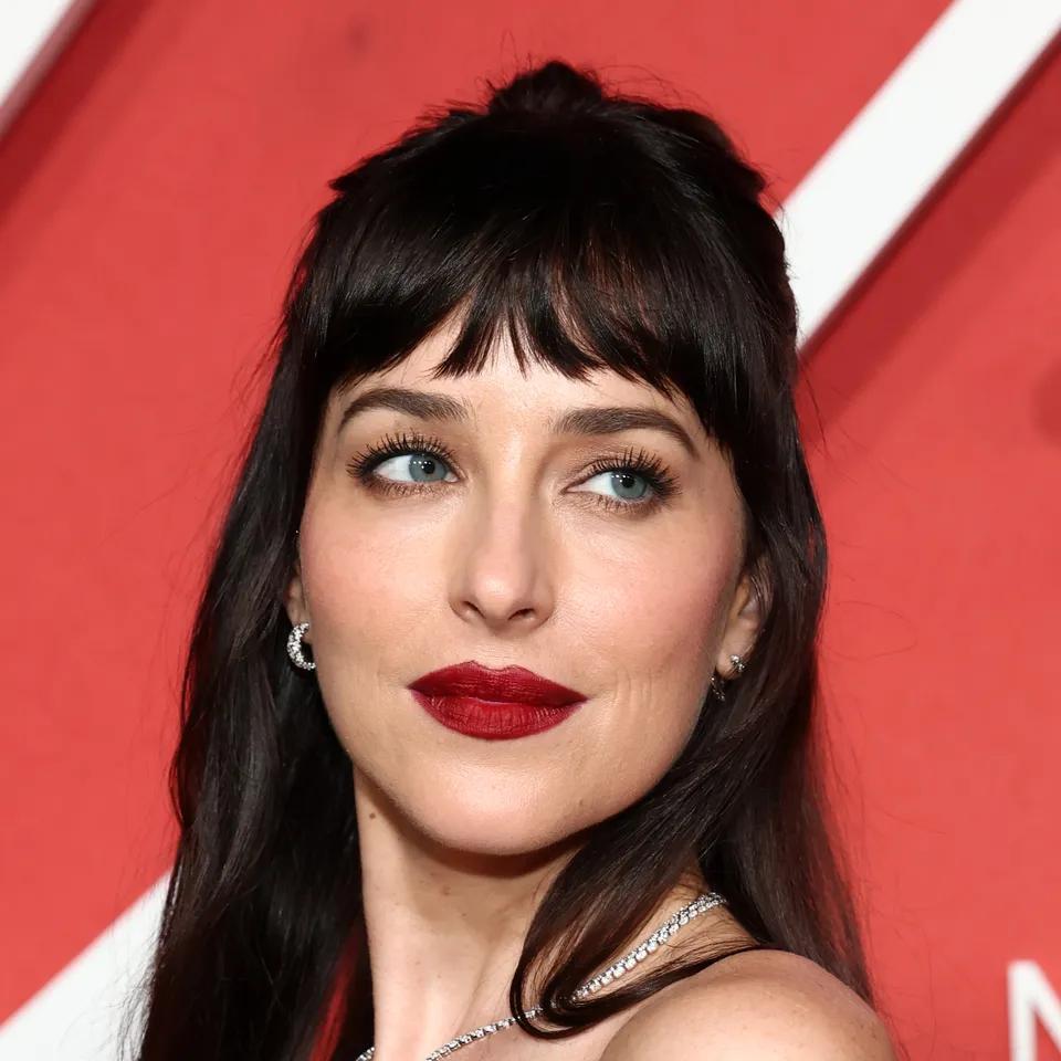 Dakota Johnson Says Goodbye To The Blurred Lip - NewsBreak