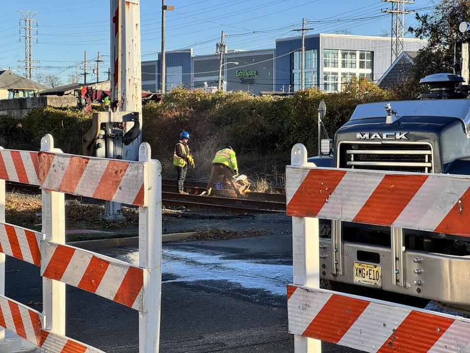 RED BANK: ROAD CLOSURES CAUSE DELAYS - NewsBreak