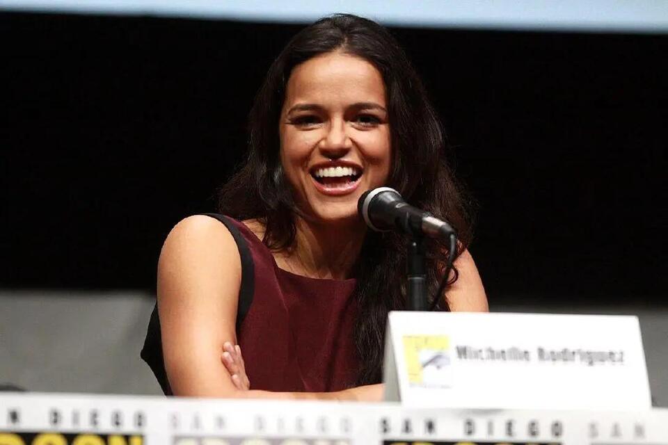 A new rom-com is bringing Michelle Rodriguez and Jean Smart to Portland ...