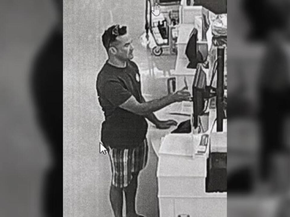 ‘Chicken Man’ at large after stealing $12K+ in meat from stores in ...