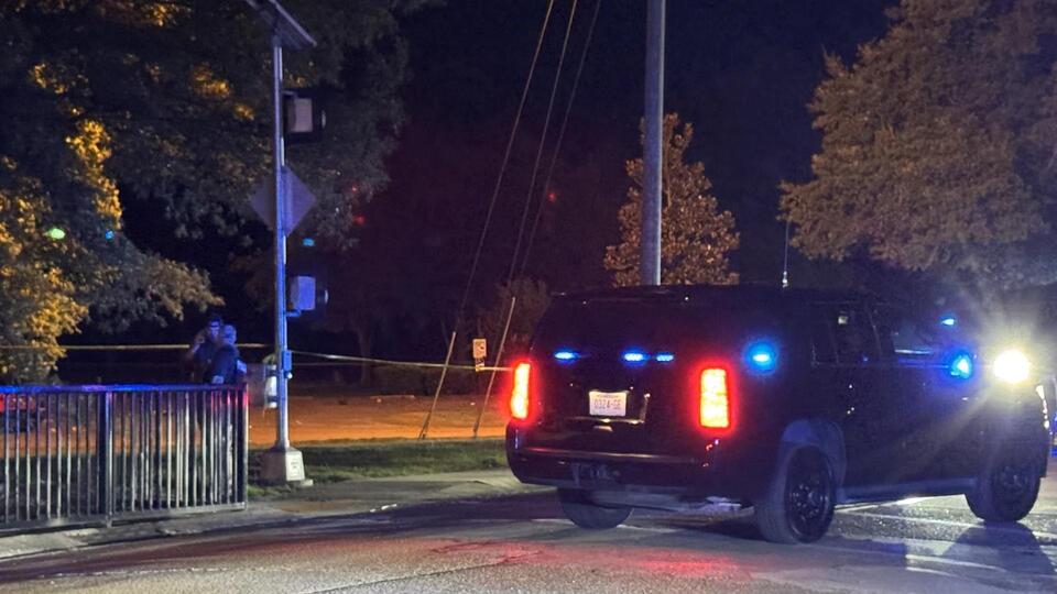 1 killed, 4 others injured after gunfire erupts during pre-prom photo ...