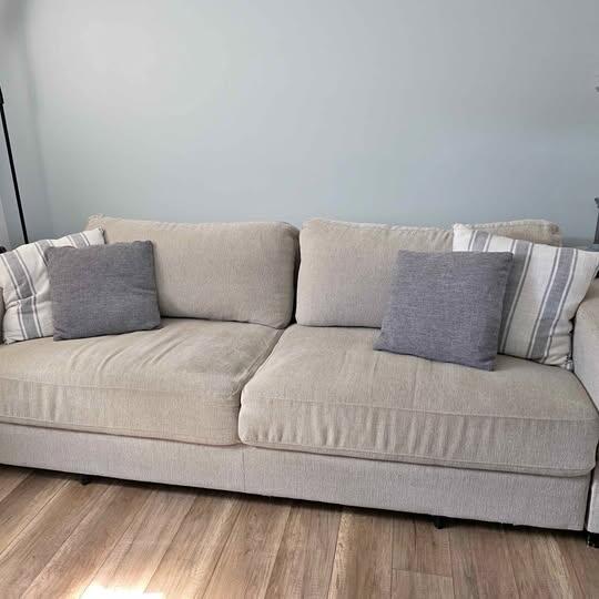 🎁 Freebies Up for Grabs in Wheaton — Furniture & More