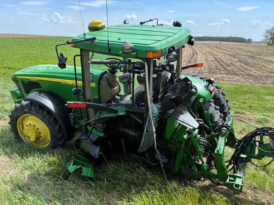 Minnesota harvest season brings farm equipment crash risk - NewsBreak