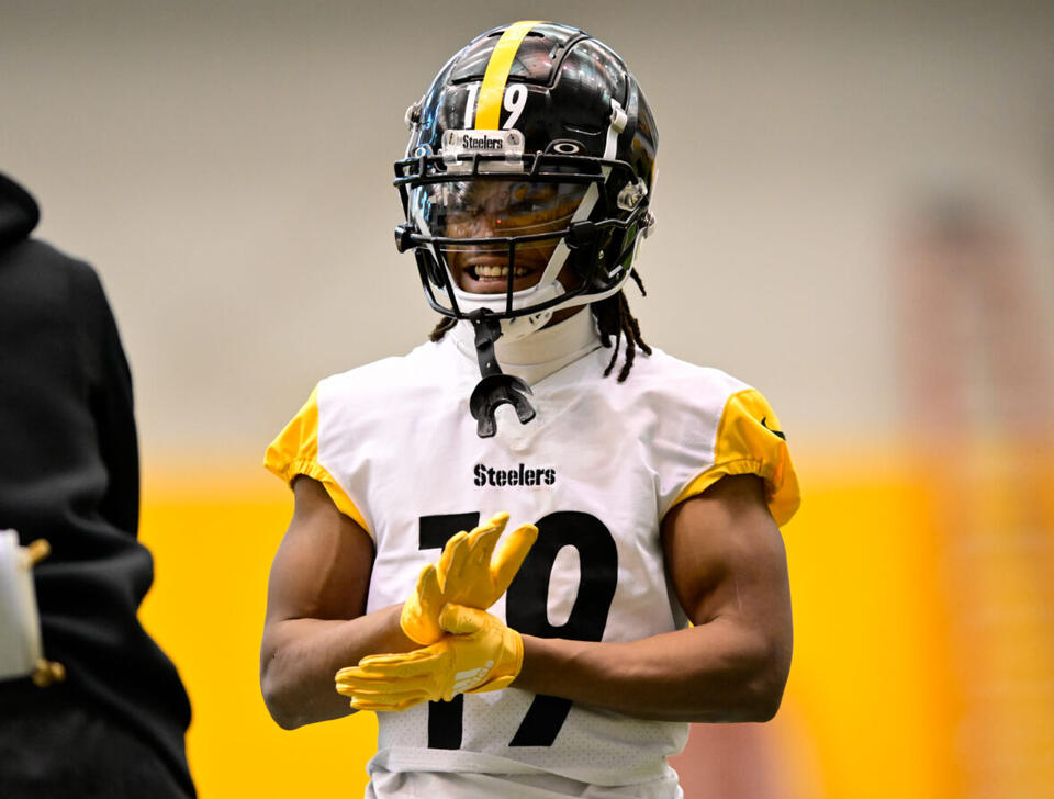 Steelers Wide Receiver Suffers Practice Injury - NewsBreak