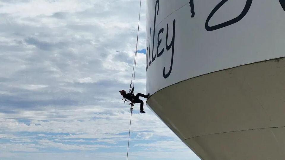 Owasso firefighters use Bailey Ranch water tower for rope rescue ...