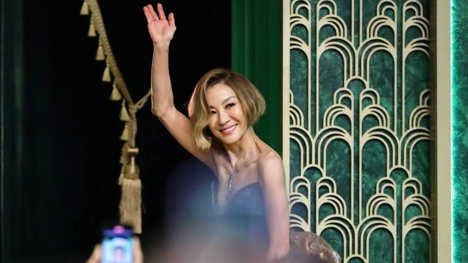 Michelle Yeoh Reveals Dramatic Bob at ‘Wicked: For Good’ Premiere ...