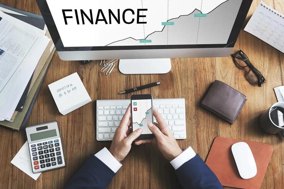 How Entrepreneurs Can Separate Personal and Business Financial Priorities