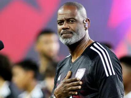 Brian McKnight’s Detroit Concert Canceled After Deadbeat Dad