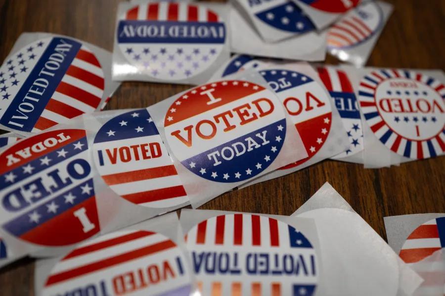 Leland Vittert's War Notes: Is It Time for a Third Party?