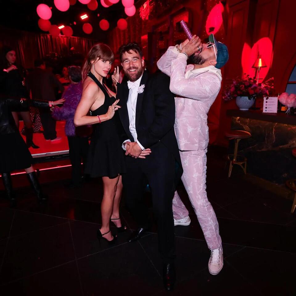Travis Kelce surprised Taylor Swift with overthetop Erasthemed wrap