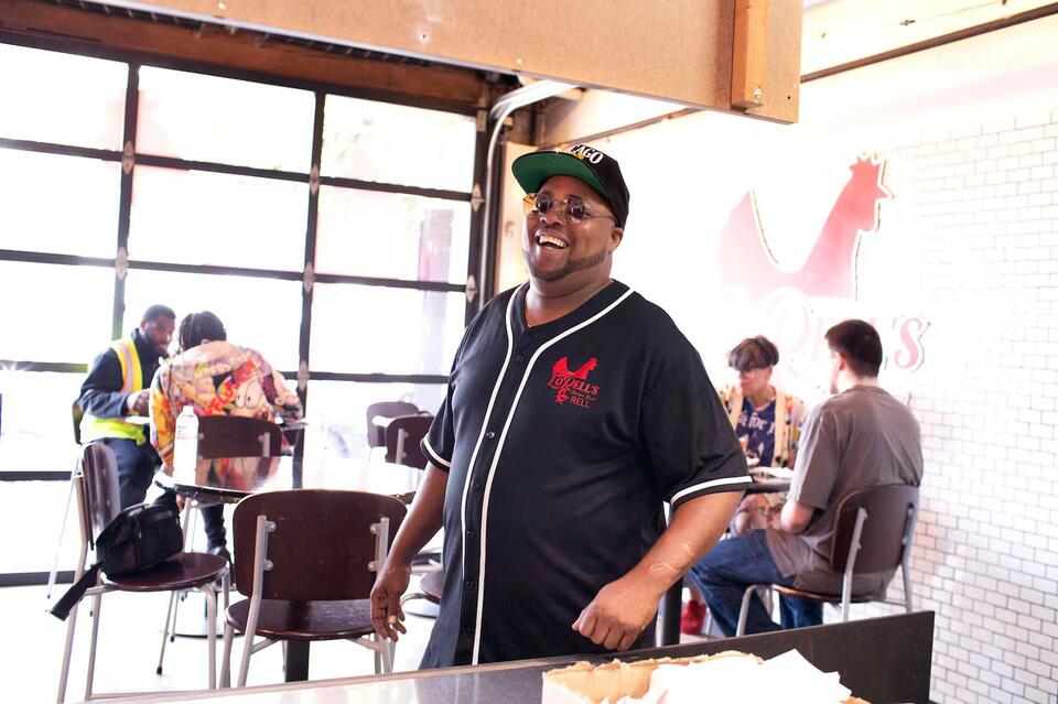 After Lloyd Center closes, LoRell’s Chicken Shack lands in North Portland