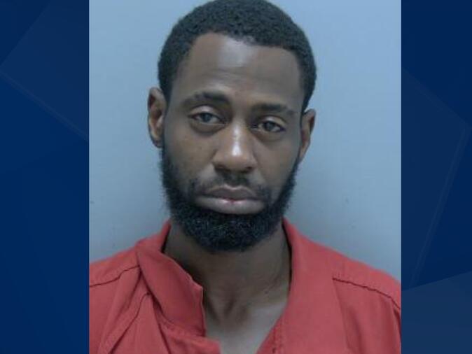 Officers search for man accused of trafficking MDMA in Fort Myers