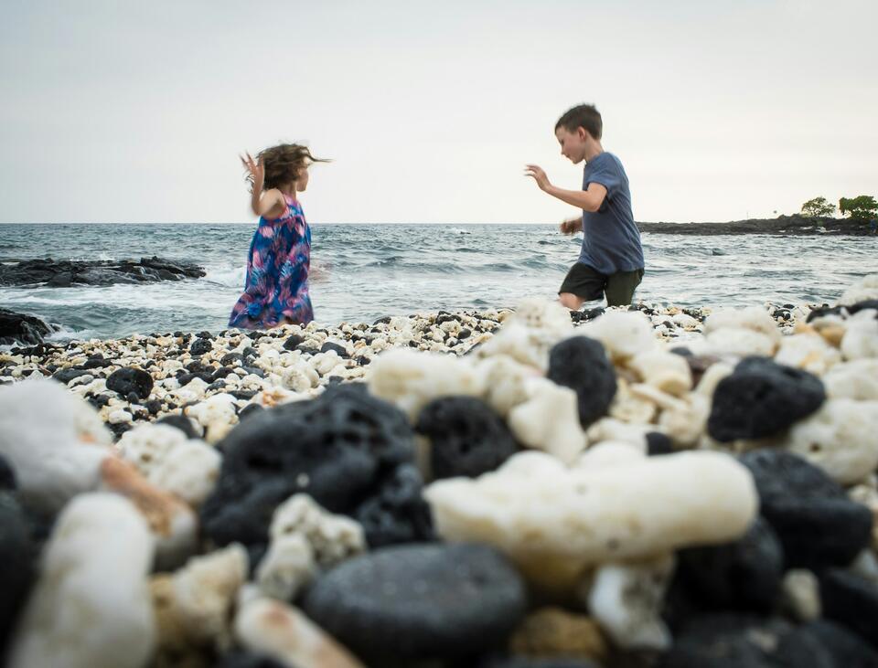 🔥 Five-Year-Old Accidentally Drops A Rock On Another Child’s Head At The Beach, And Now The Family Is Bracing For Medical Bills Or A Lawsuit