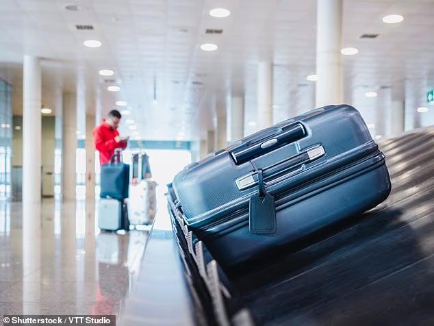 Expert issues scam warning to travellers over common airport habit that ...