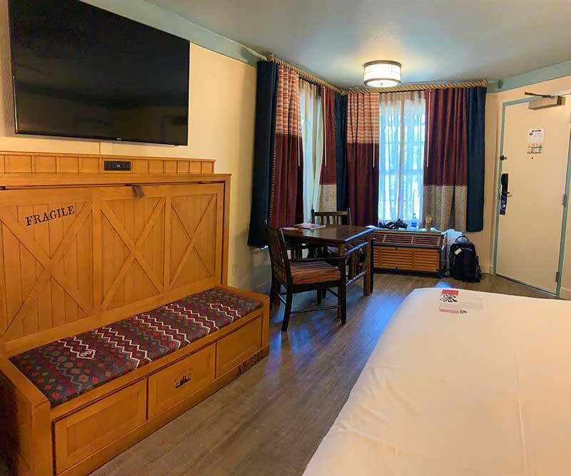 Shades of Green Rooms vs. Disney Moderate Resort Rooms: Which Is Better for Your Family?