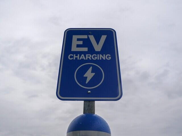 Kentucky opens second EV charging station in Berea, Beshear announces ...