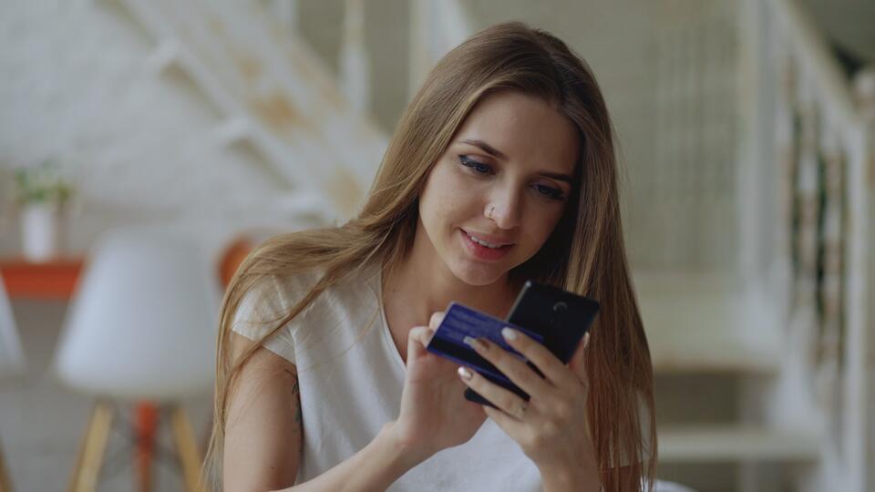 Adult Explicitly Tells Both Parents Never to Contact Them Again, Then Feels Unexpectedly Rejected When Neither Parent Makes a Single Attempt for Three Years—Wondering Why Respecting the Boundary Still Hurts