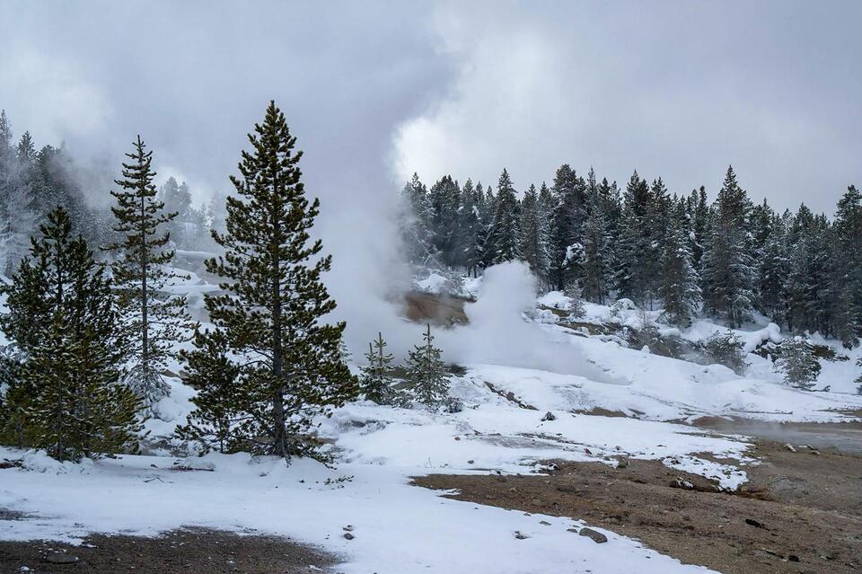 Yellowstone Seasonal Road Closures Begin Soon. Check WYDOT 511 And Park ...