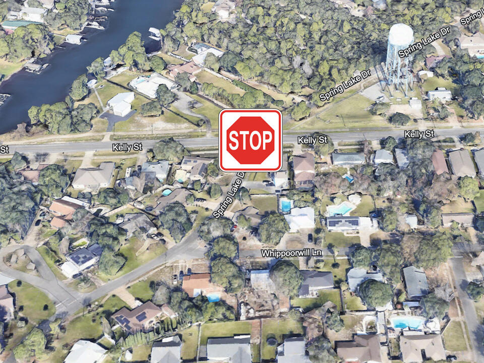 Destin City Council approves 2 new flashing stop signs at Kelly Street