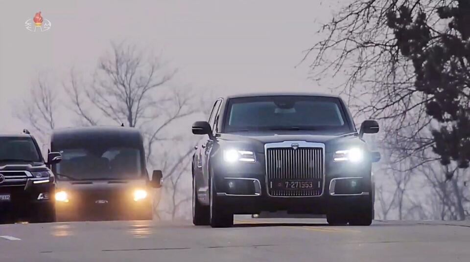 Limo Gifted From Putin Is Now Carting Kim Around North Korea - NewsBreak