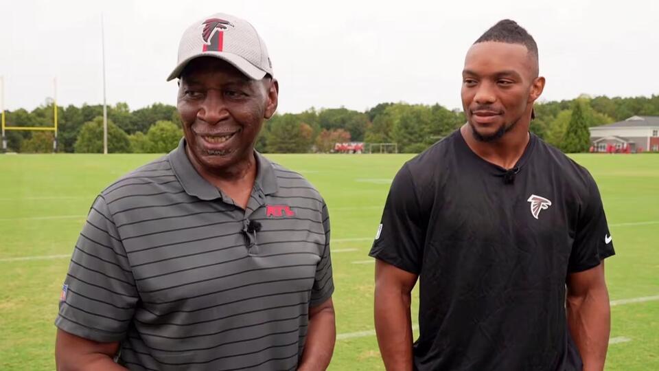 NFL Star Bijan Robinson Learns From Referee Grandfather - NewsBreak