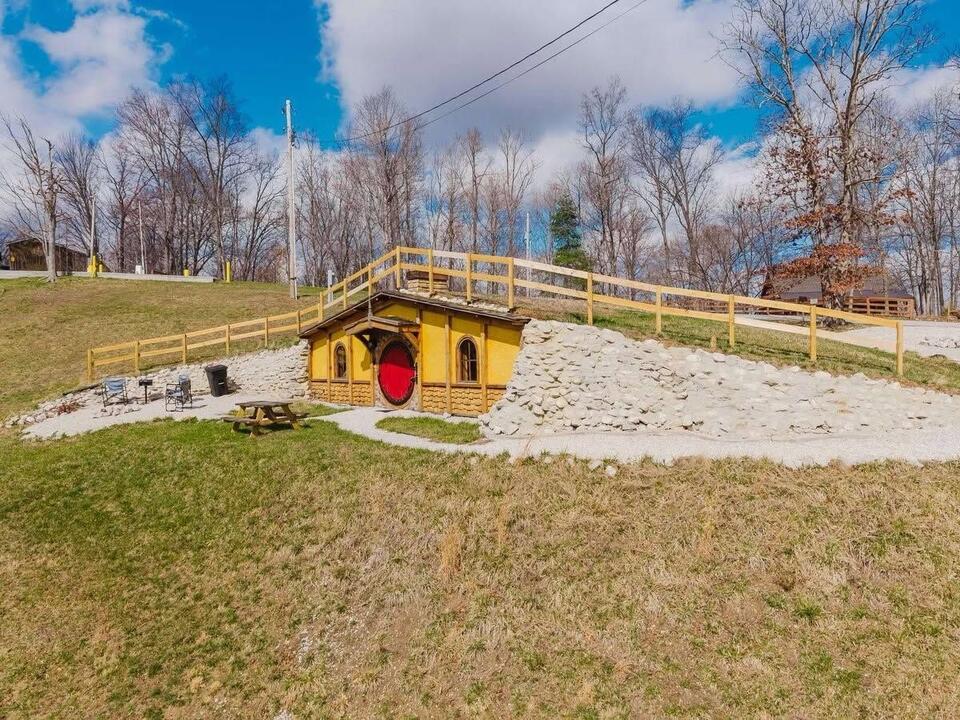This Hidden Kentucky Getaway Looks Straight Out of Middle-earth - NewsBreak