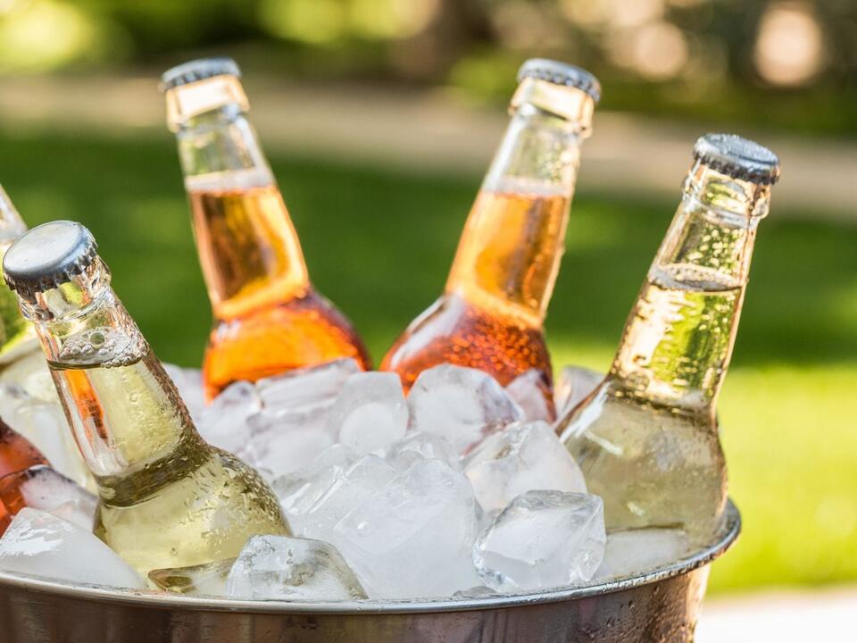 How to keep drinks cool without a cooler 3 inexpensive, foolproof methods