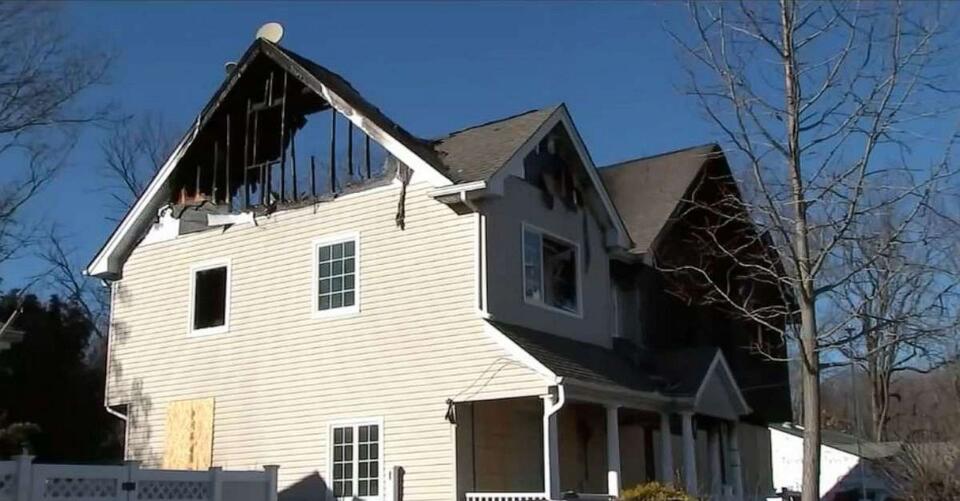 Mom dies trying to rescue 6-year-old daughter as family home burned down - Vimarsana News