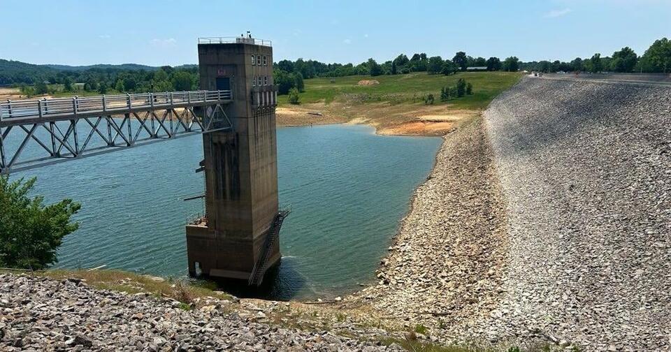 Drought causes water levels of Rough River Lake to drop 16 feet below ...