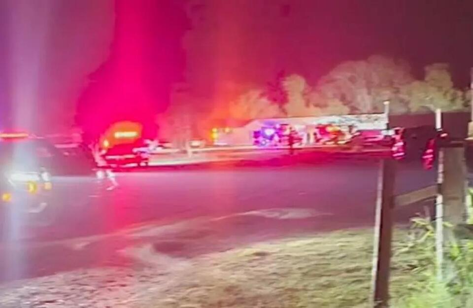 2 Dead After Texas Mobile Home Collapses During DIY Home Project(01)