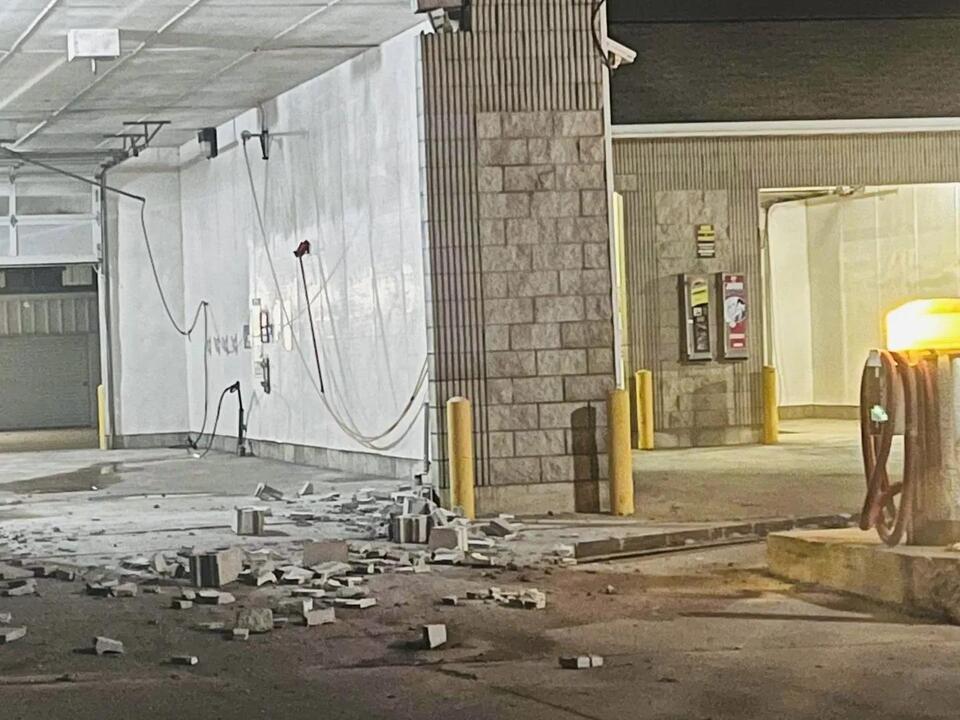 Hitandrun driver makes clean getaway after doing Kirksville car wash