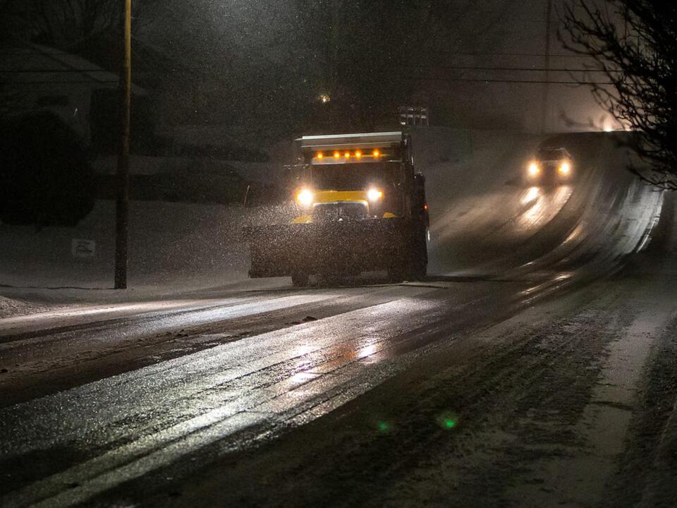 2 fatal crashes reported in the Poconos on snowy Friday morning