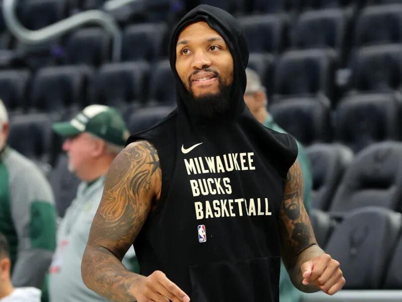 milwaukee bucks blue line