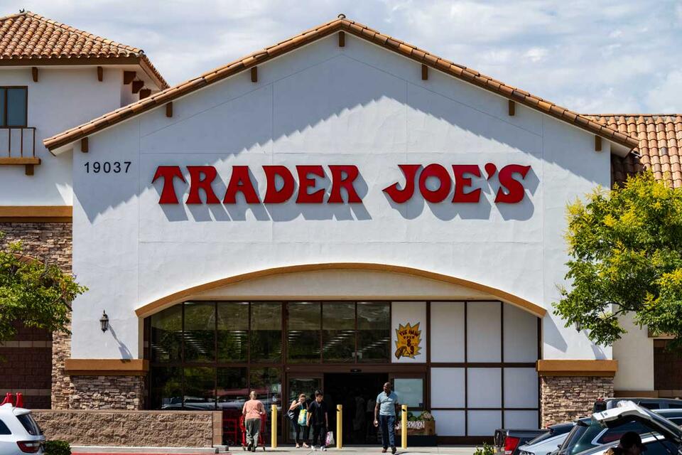 16 Trader Joe’s Snacks People Actually Want at Your Super Bowl Party ...