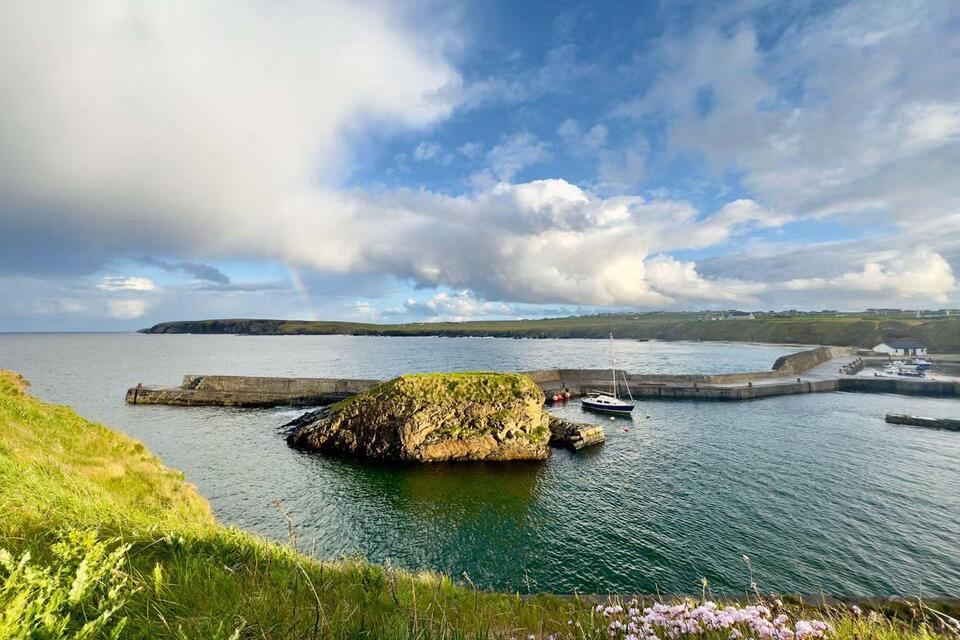 Search for crew of missing fishing boat stood down - NewsBreak
