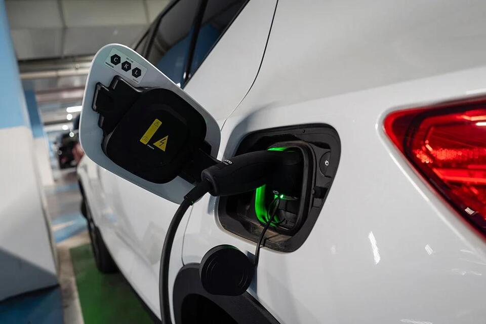The 5 best plug-in hybrid cars in 2026, according to Consumer Reports ...