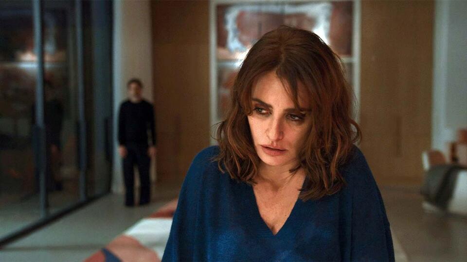 ‘Bunker’ Review: Javier Bardem & Penélope Cruz Get Trapped In Florian Zeller’s Blunt Class Satire [Venice]
